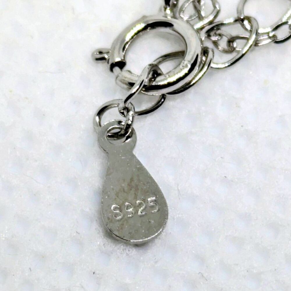 NWT 925 Silver 0.79ct VVS D Moissanite Cross Necklace. GRA Certificate included - Picture 6 of 14